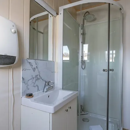 Huswell - Relaxing With Private Sauna * Ostende